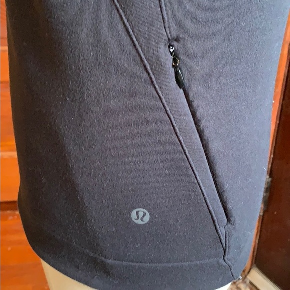 Lululemon & Go Keepsake Tee Structured Pleated 6 - Picture 5 of 8